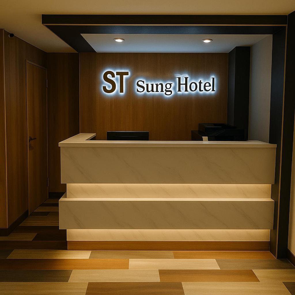Sung Tai Hotel Kaohsiung Buitenkant foto