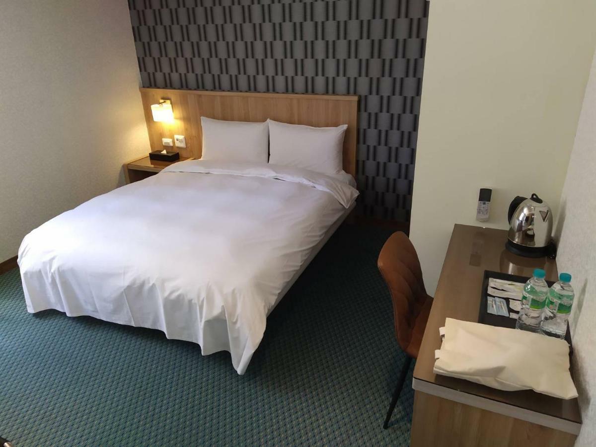Sung Tai Hotel Kaohsiung Buitenkant foto