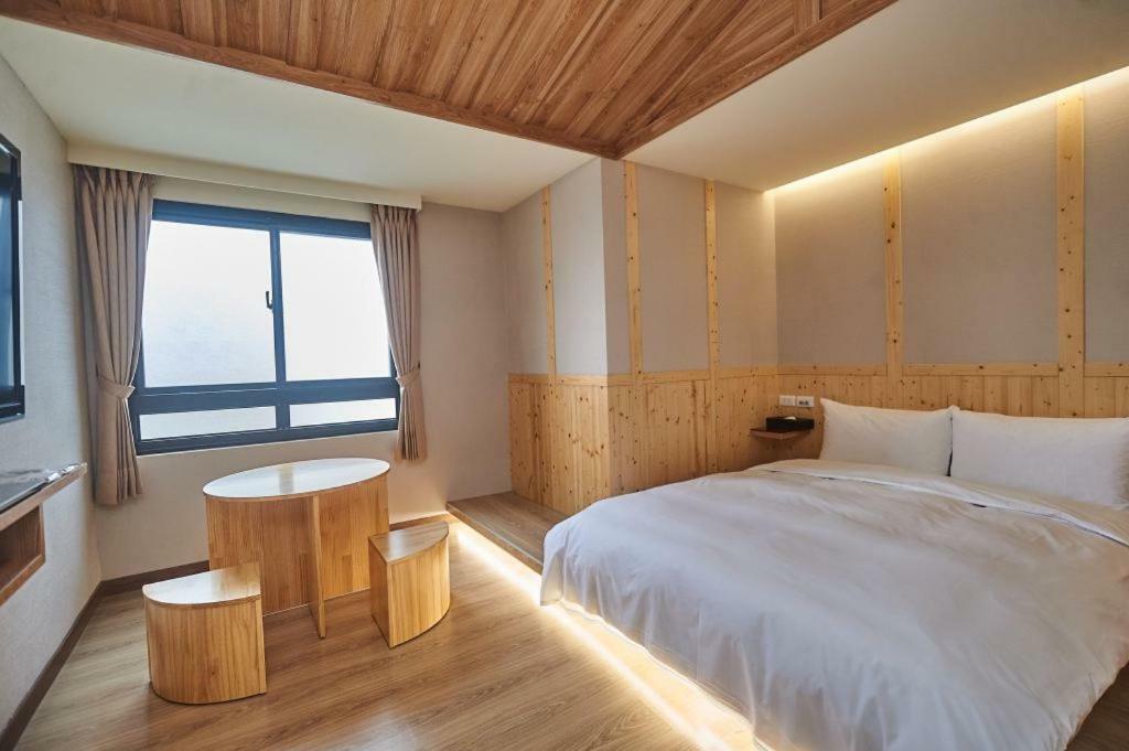 Sung Tai Hotel Kaohsiung Buitenkant foto